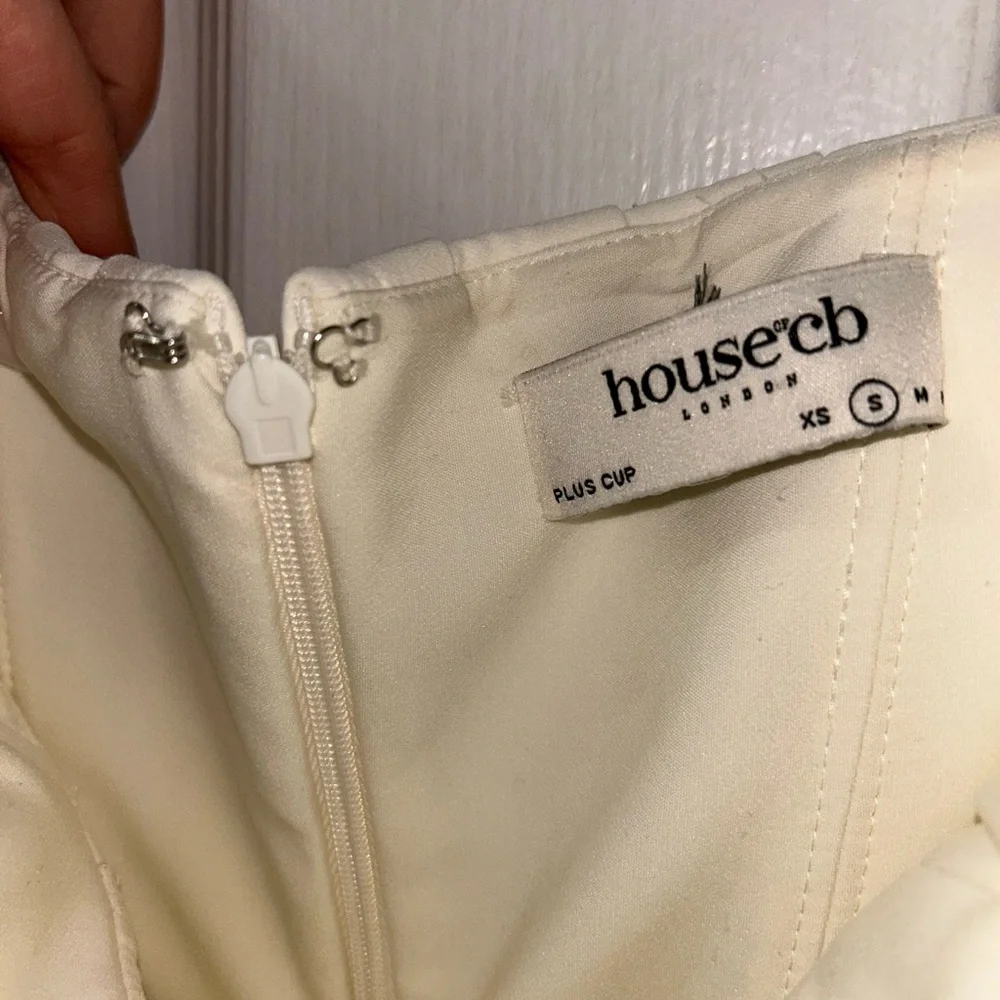 House of CB — Amorata Cream Strapless Pleated Dress - Picture 6 of 8